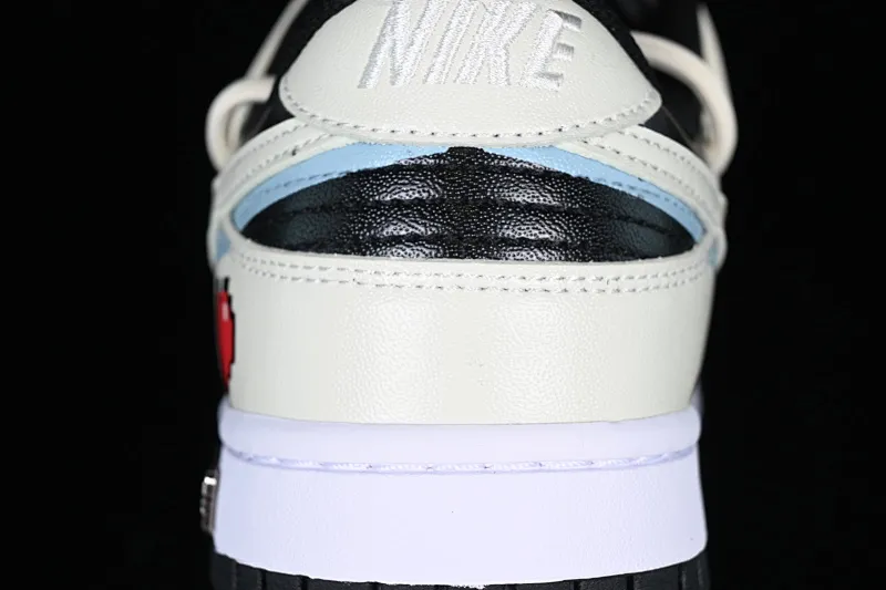 All Categories Nk SB Dunk Series Nk SB Dunk Low Low-top sneakers Customized large box Nk Dunk Low Panda Prank-Reverse Love SB strap low-top casual sneakers CW1590-100